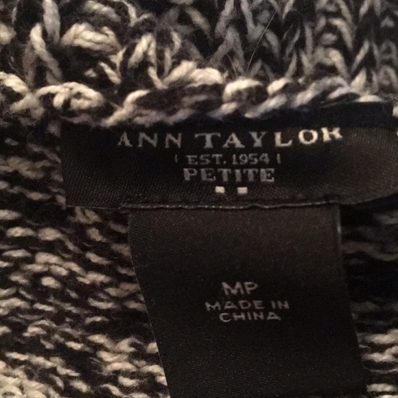 Ann Taylor black white tunic turtleneck sweater size MP - Picture 2 of 3